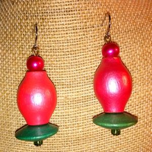 Wooden earrings. E89